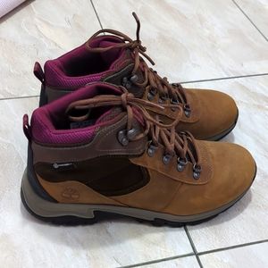 Timberland Women's Mt Maddsen mid leather waterproof hiking boot.